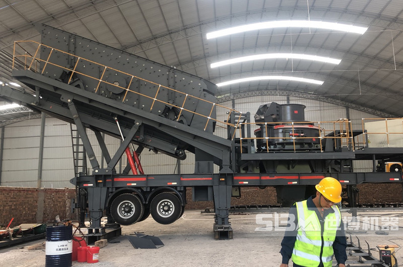 移動生產(chǎn)砂子石子的機(jī)器