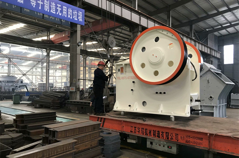 顎式破碎機(jī)，礦山石子粗碎設(shè)備