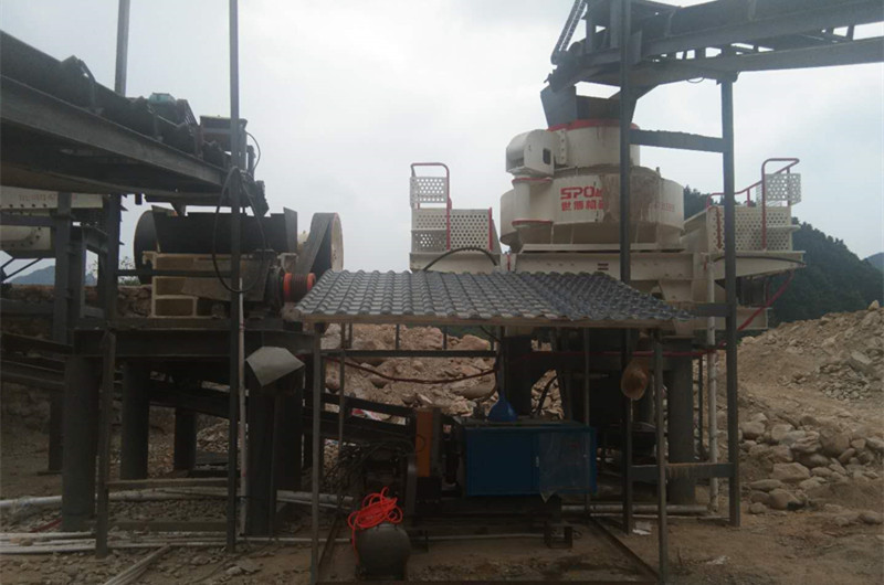 大石頭制砂設(shè)備生產(chǎn)線現(xiàn)場圖