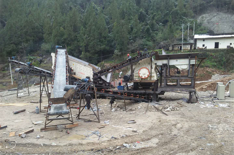 錘破石子破碎生產(chǎn)線現(xiàn)場