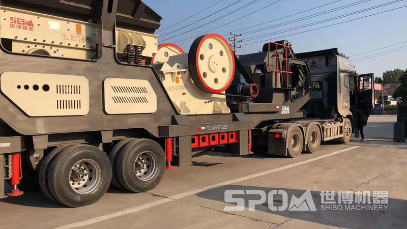 青石移動(dòng)石子破碎機(jī)