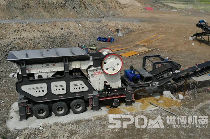 顎破移動(dòng)破碎機(jī)