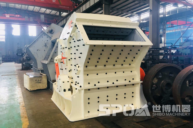 中硬礦石破碎機，反擊破碎機