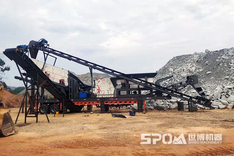 多機(jī)組合移動反擊式破碎機(jī) 移動反擊式破碎機(jī)現(xiàn)場圖