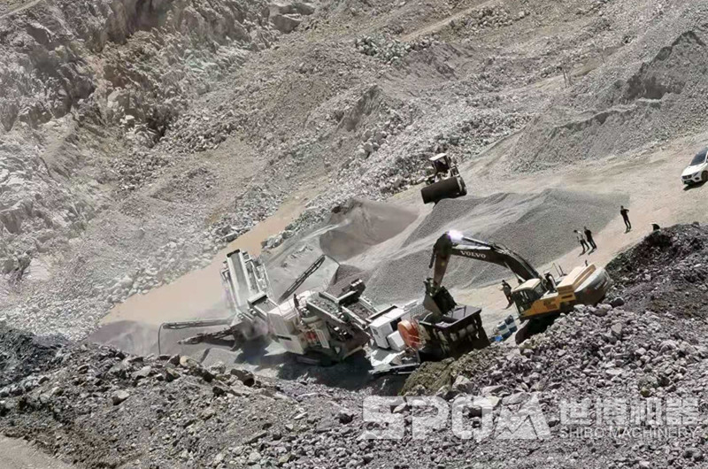 一套履帶移動站生產(chǎn)線現(xiàn)場